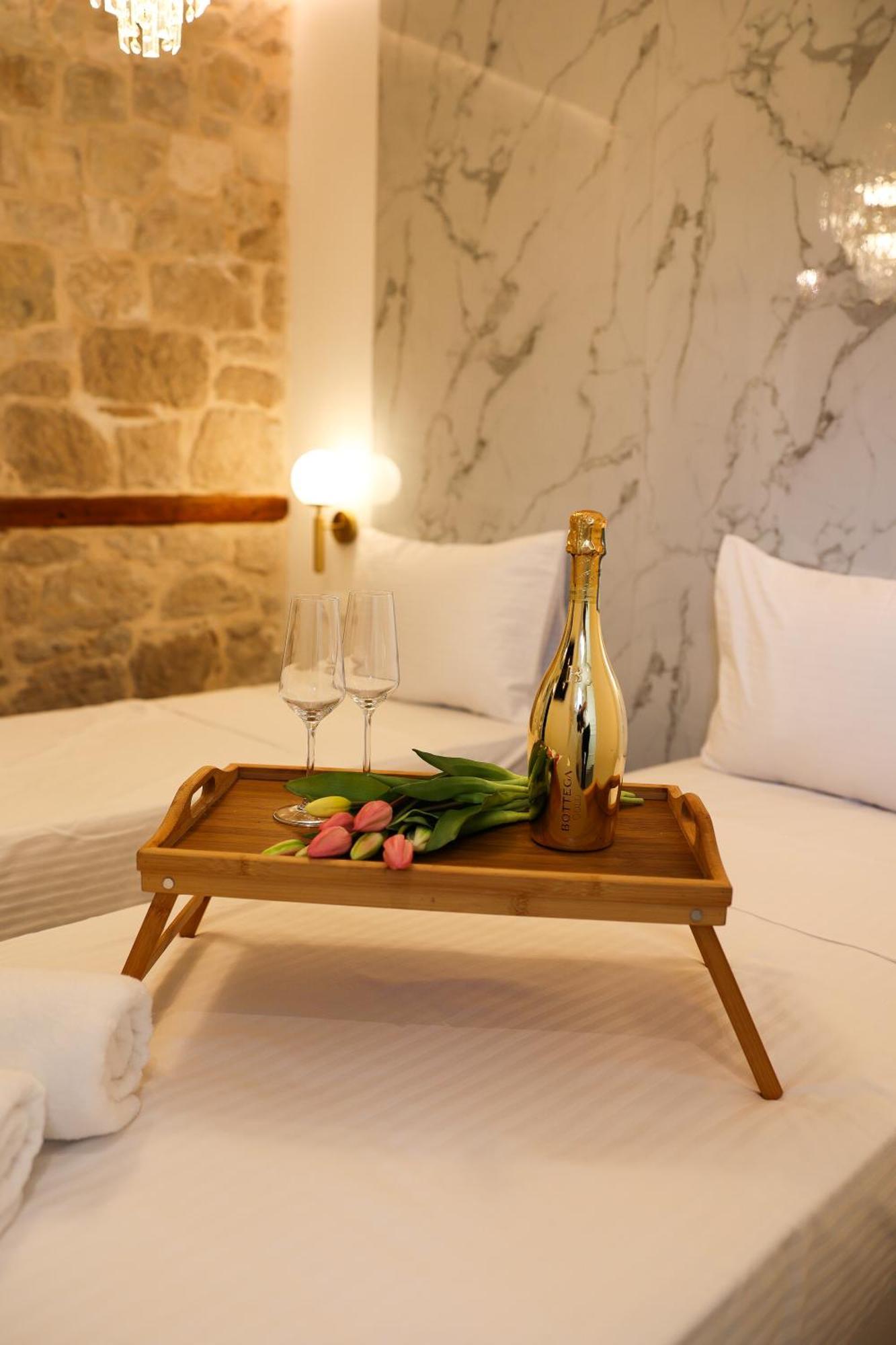 Prisca Luxury Rooms With Breakfast สปลิท ภายนอก รูปภาพ