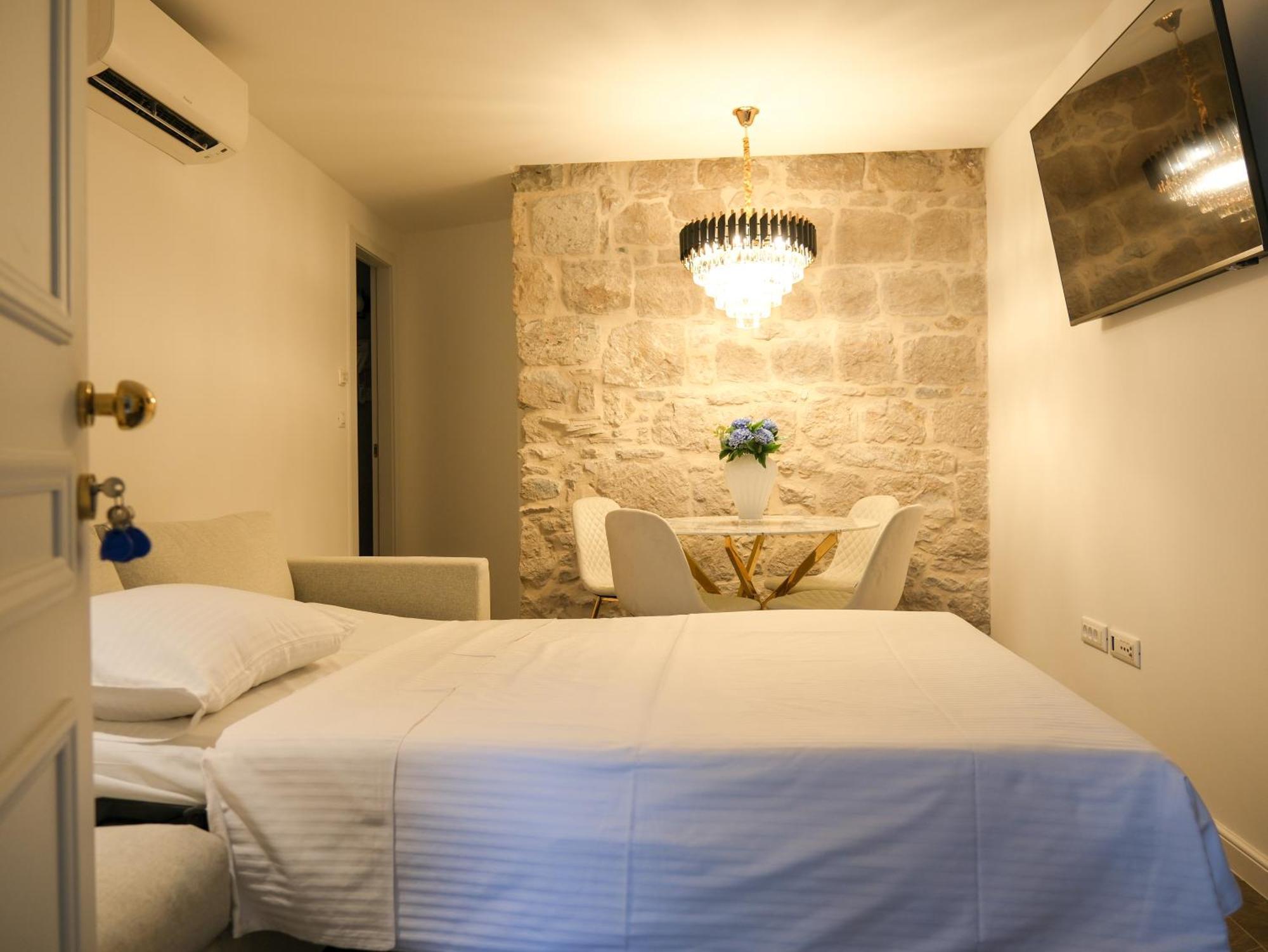 Prisca Luxury Rooms With Breakfast สปลิท ภายนอก รูปภาพ