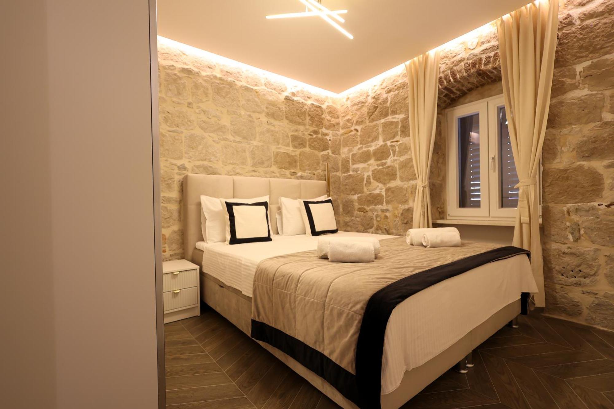 Prisca Luxury Rooms With Breakfast สปลิท ภายนอก รูปภาพ